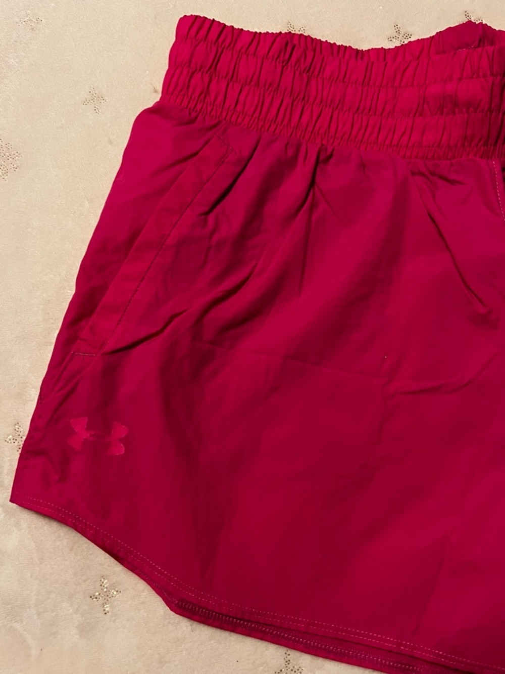 🆕NWT Under Armour Women's Hot Pink Athletic Shorts Size Medium - Picture 2 of 6